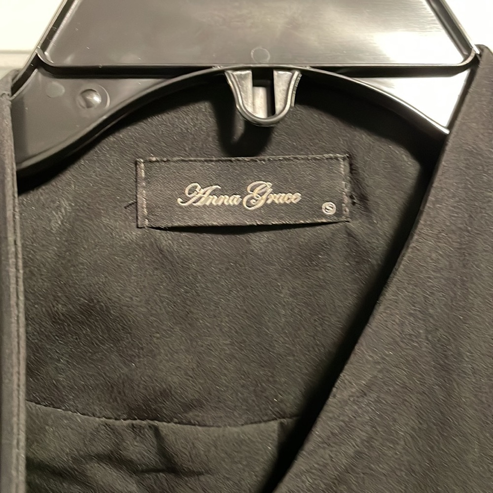 Vest - Picture 5 of 6